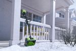 Аккумуляторная снегоуборочная лопата Greenworks GD60SS30,2602607, 60v, 30 см, без АКБ и ЗУ