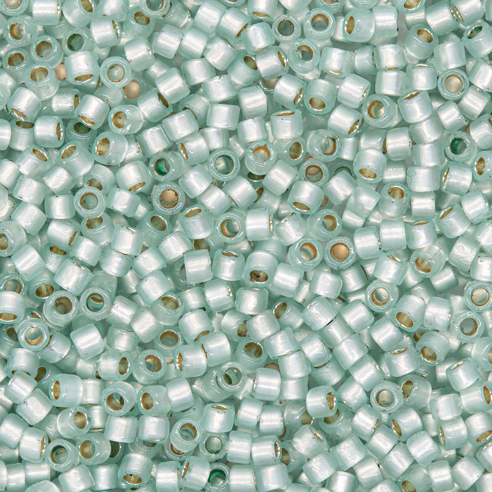 Японский бисер TOHO Treasure (№PF2116), с внутренним серебрением, полупрозрачный глянцевый