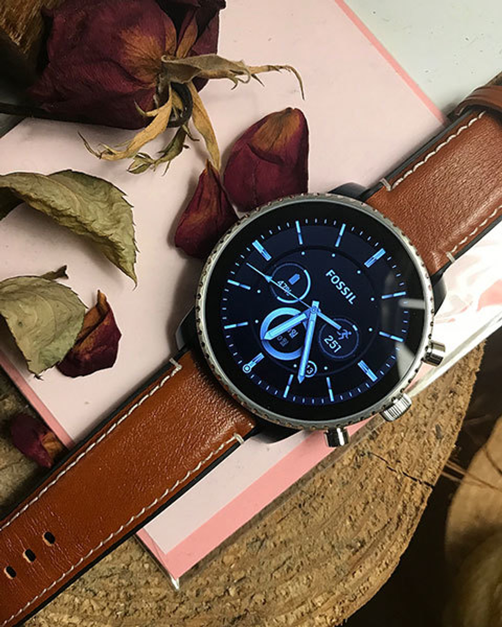 Умные наручные часы Fossil FTW4016