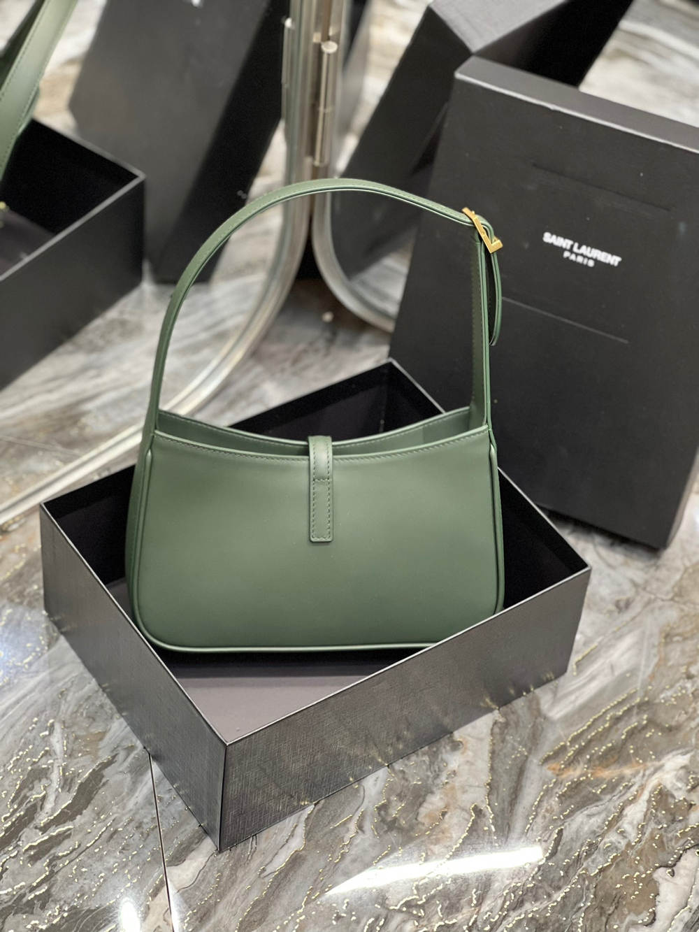 Saint Laurent Le 5 à 7 Hobo Bag