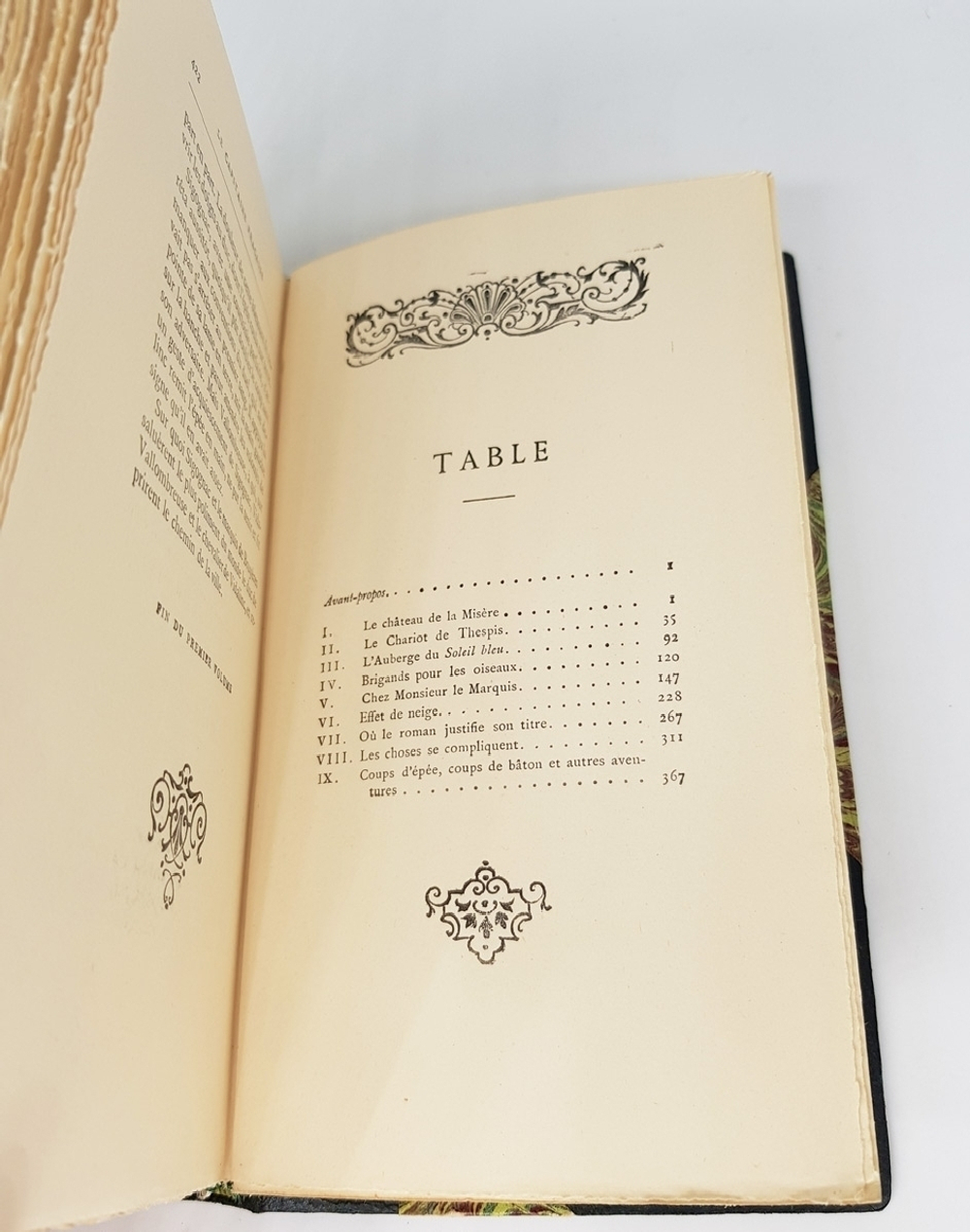 "Le capitaine Fracasse. Madame Bovary "  Qevres de Theophile Gautier. Gustave Flaubert. 1937