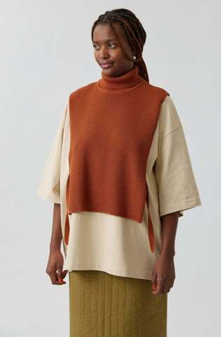 Манишка из шерсти кирпичного цвета