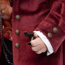 Кукла коллекционная Бульдог Джон Стюарт Милль