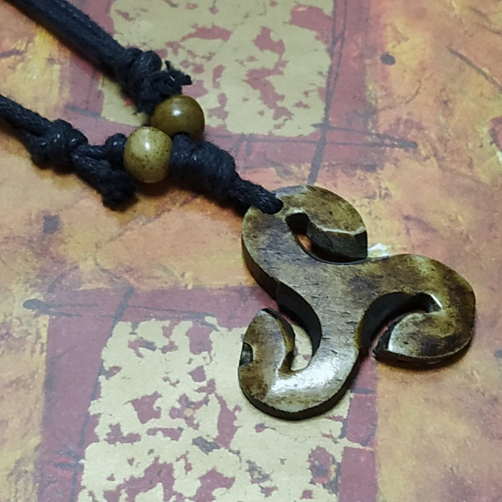 Амулет Антакарана Очищает и защищает, 2 бусины, кость