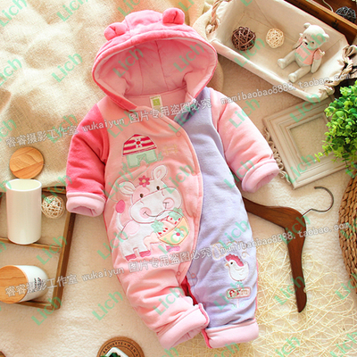 Комбинезон с аппликацией "Коровка" и капюшоном