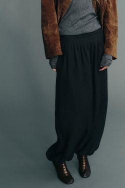 ZARA БРЮКИ-БАГГИ ИЗ СТРУЯЩЕЙСЯ ТКАНИ, ЧЕРНЫЙ