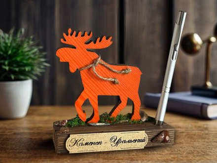 Подставка для визиток с ручкой "Лось г. Каменск-Уральский"