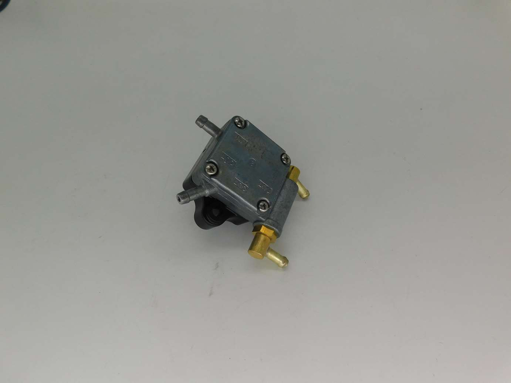 топливный насос Yamaha F13.5 F15 F20 F9.9 6AH-24410-00-00