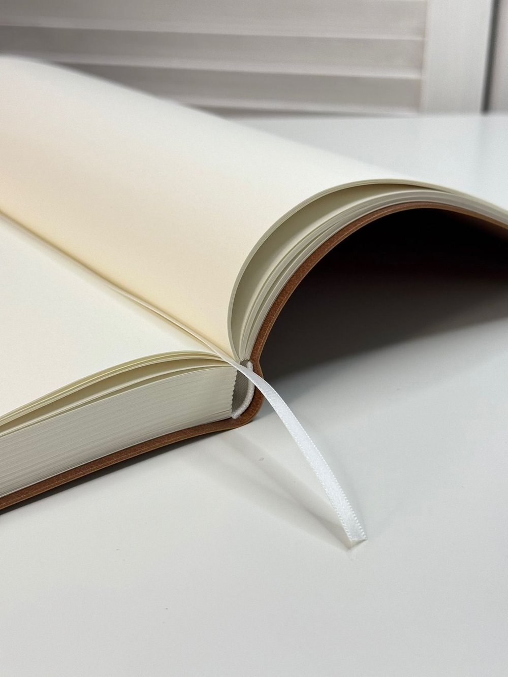 Блокнот А4 200л. (400страниц) без разлиновки Коричнево-желтый (К44-936A)