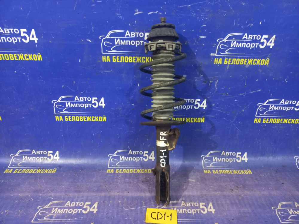 Стойка передняя правая Honda FIT 2008