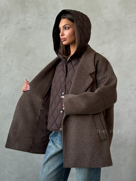 Шоколадное шерстяное пальто с утепленным жилетом