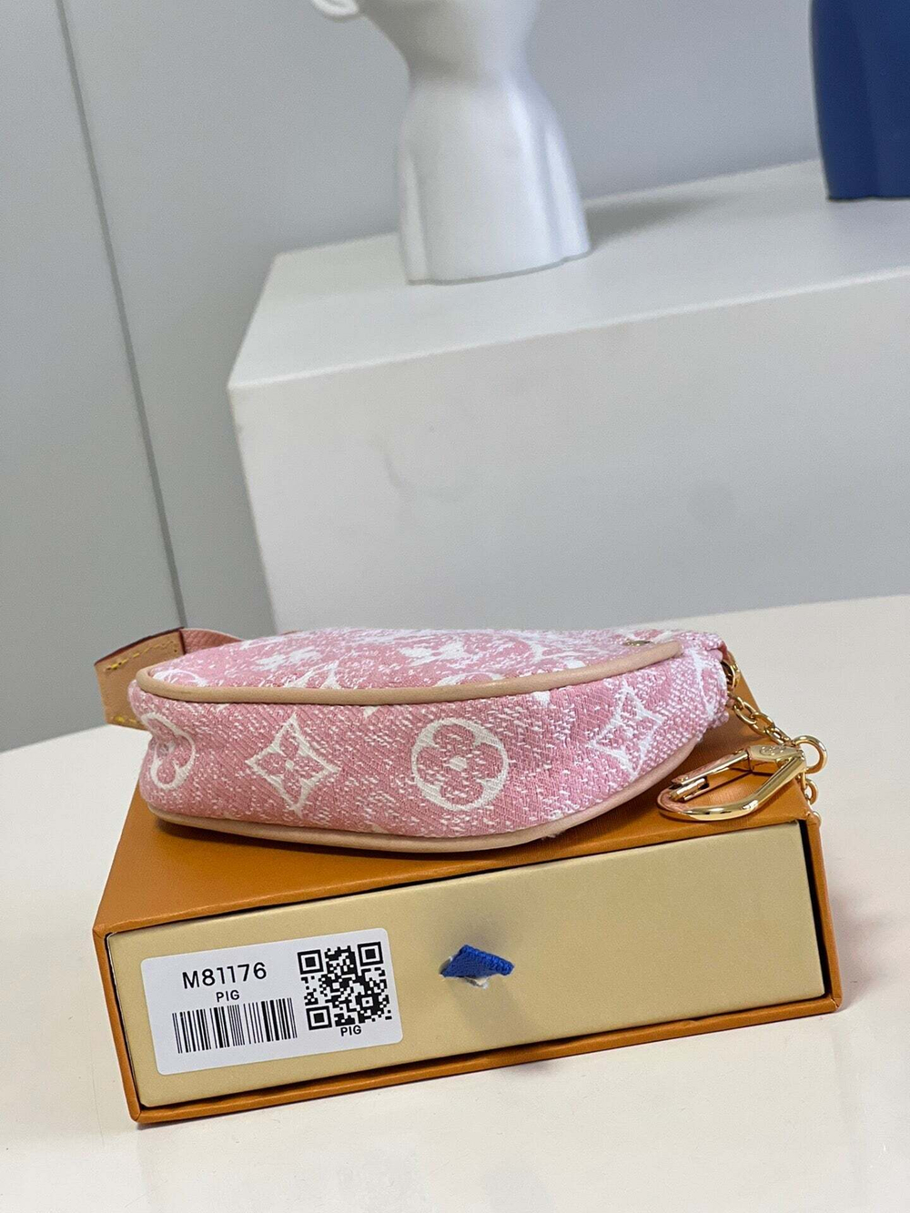 Louis Vuitton Micro Pochette Accessoires