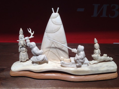 Игра в оленя, сувенир из кости