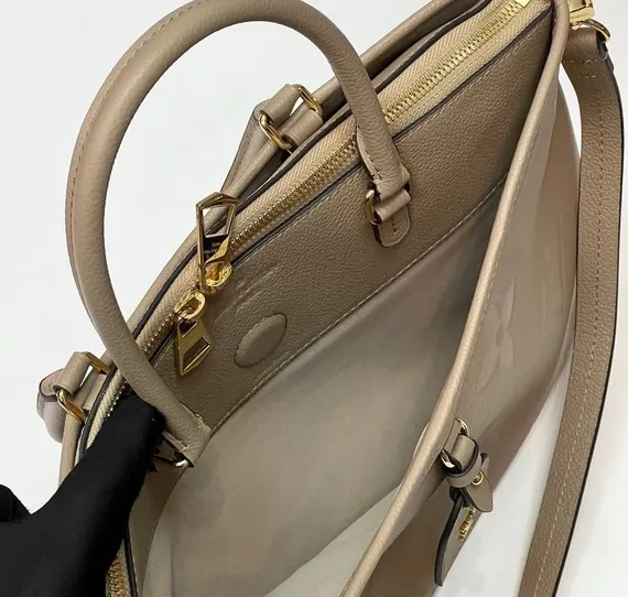 Сумка Louis Vuitton Trianon MM бежевый