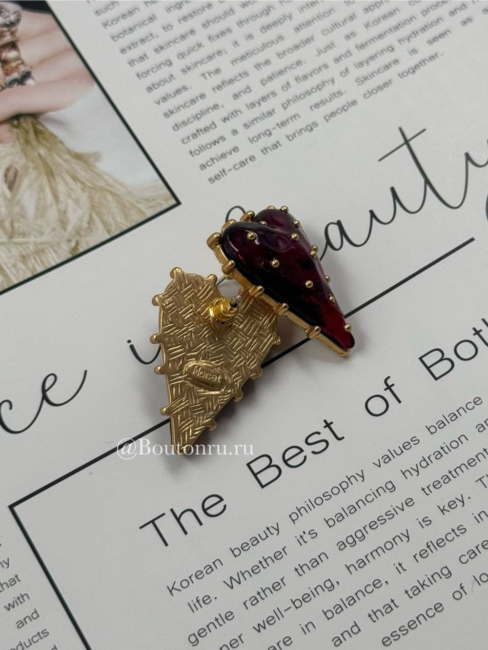 Серьги гвоздики в форме сердца красные