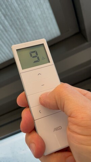 Шторы плиссе в кассете на радиоуправлении