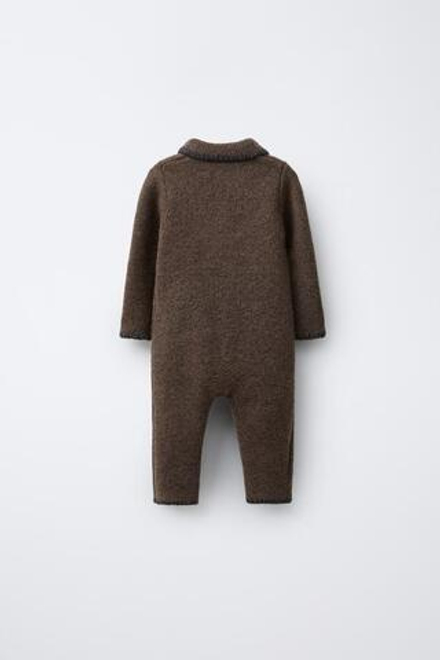 ZARA ВЯЗАНЫЙ КОМБИНЕЗОН С КОНТРАСТНЫМИ ДЕТАЛЯМИ, КОРИЧНЕВЫЙ