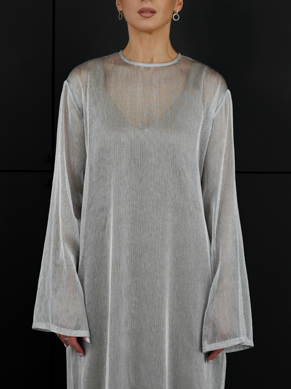 Платье из сетки в серебре оверсайз