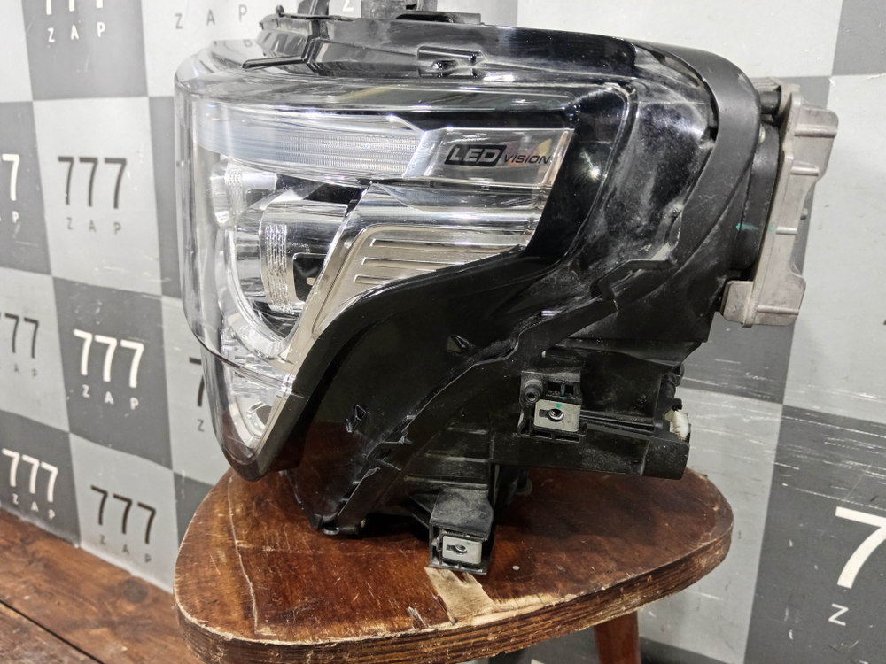 Фара левая LED Tank 500 21-нв Б/У Оригинал 4121104XKV3AA