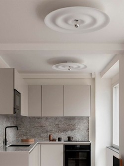 Современный настенный светильник с плавными волнообразными формами