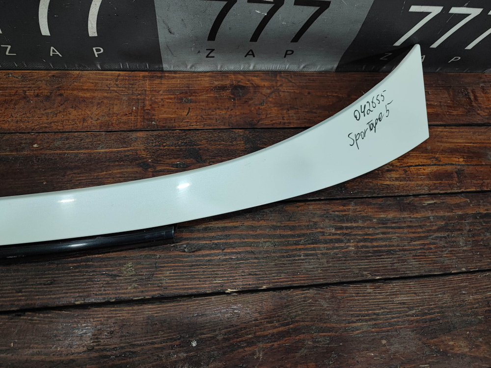 Накладка крышки багажника Kia Sportage 5 (NQ5) 21-нв Б/У Оригинал 87310P1000