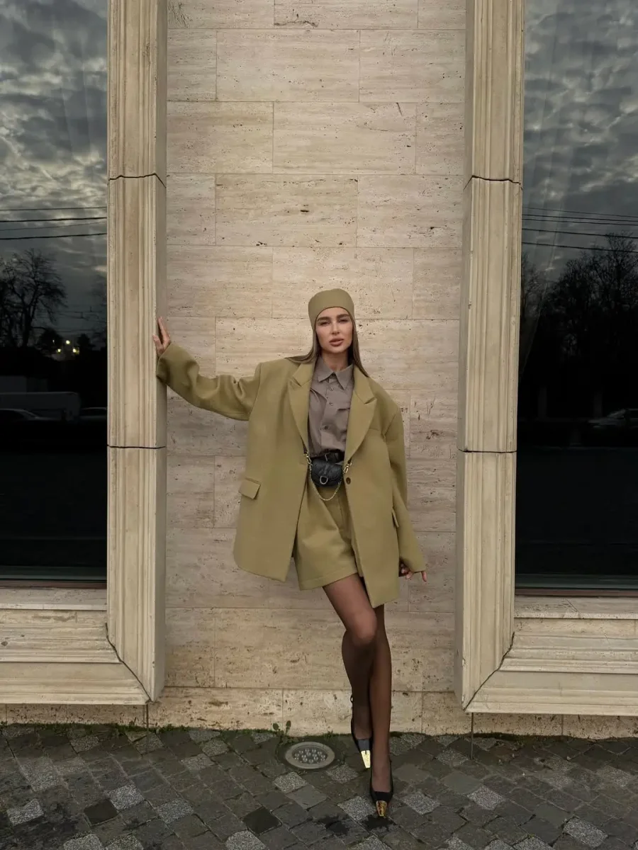 Шорты с защипами, Зеленые