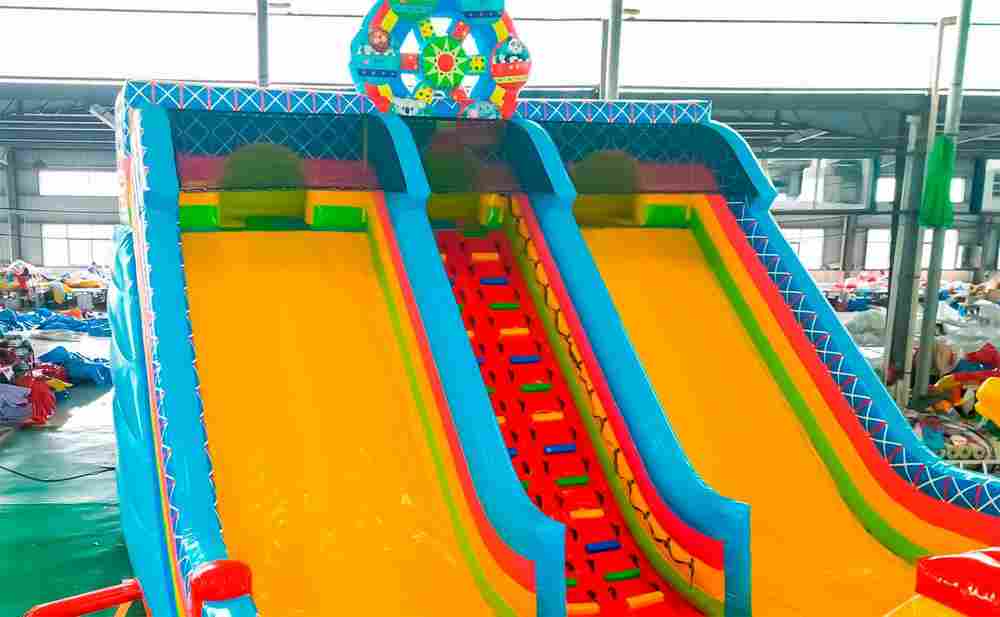 Коммерческий надувной батут "Максипарк развлечений" 15*8*7,5 м