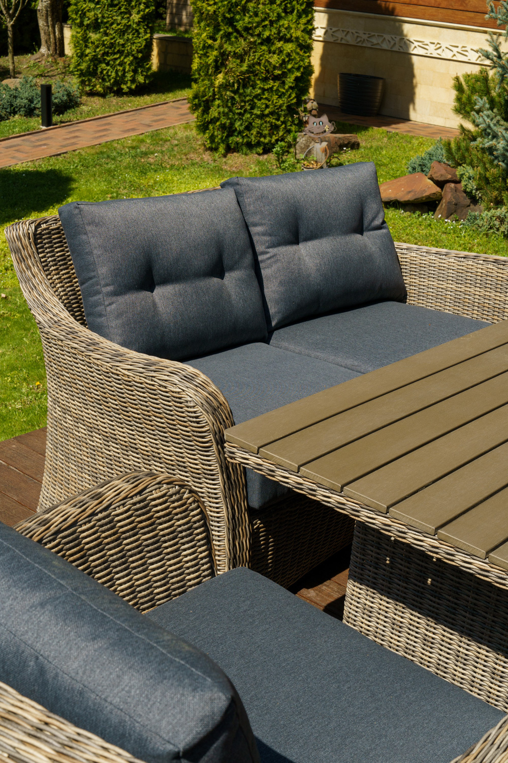 Набор мебели ВЕНЕЦИЯ из искусственного ротанга (цвет: коричневый/серый)