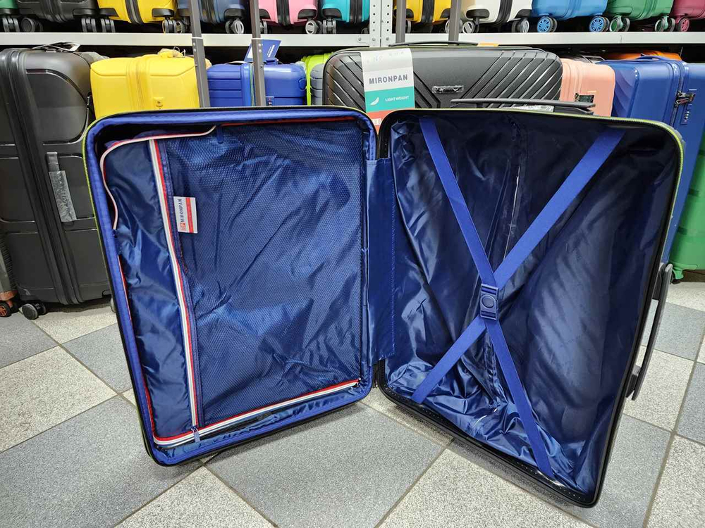 Чемодан Средний (М) полипропилен "Mironpan" съёмные колёса