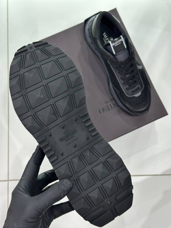 Кроссовки Valentino