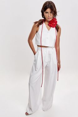 Свободные брюки с защипами белого цвета