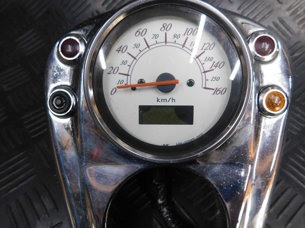 приборная панель Honda Shadow 400 NC34 с накладкой на бак (дефект) 052573