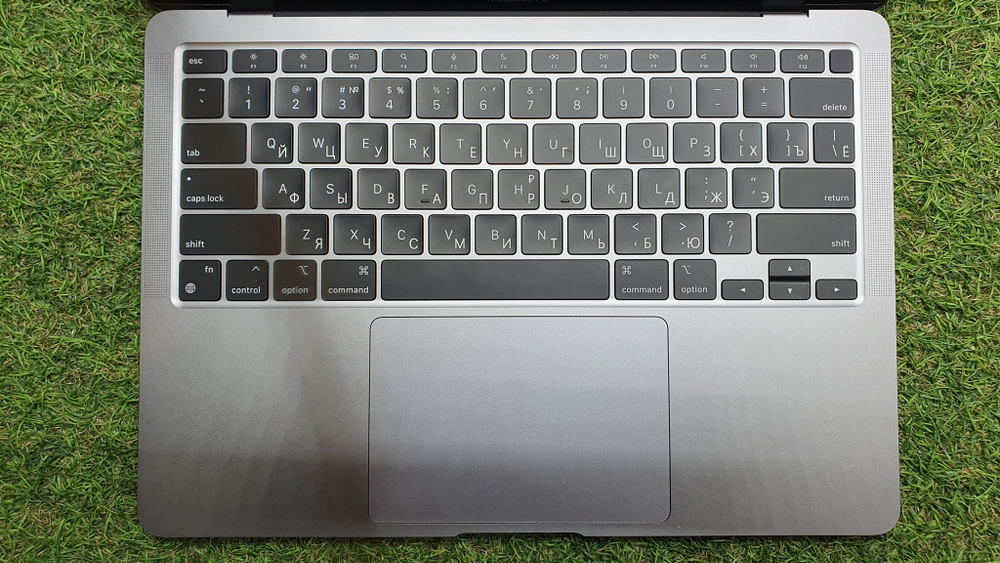 MacBook Air 13 M1 2020 8 циклов