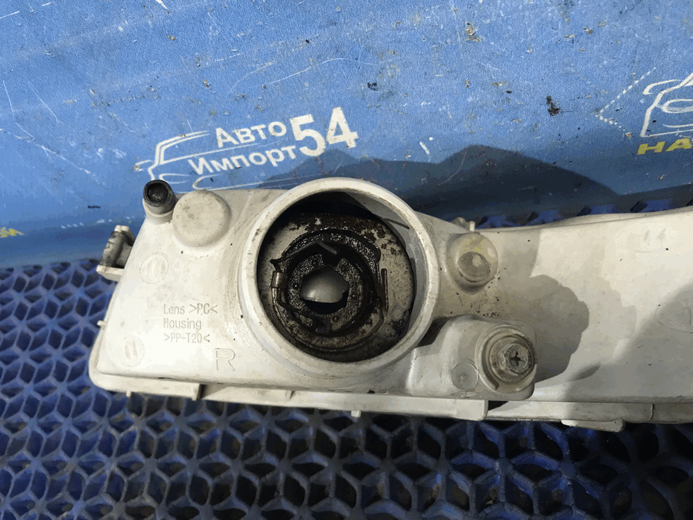 Туманка правая TOYOTA VISTA 1999