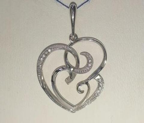 Подвеска из золота с бриллиантами