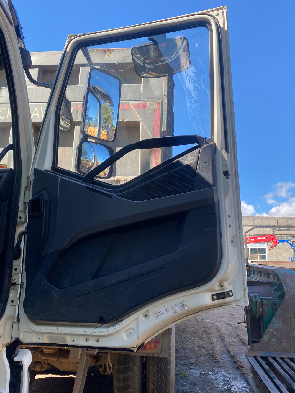 FAW J6 8x4 Самосвал СА3310Р66K24T4E5