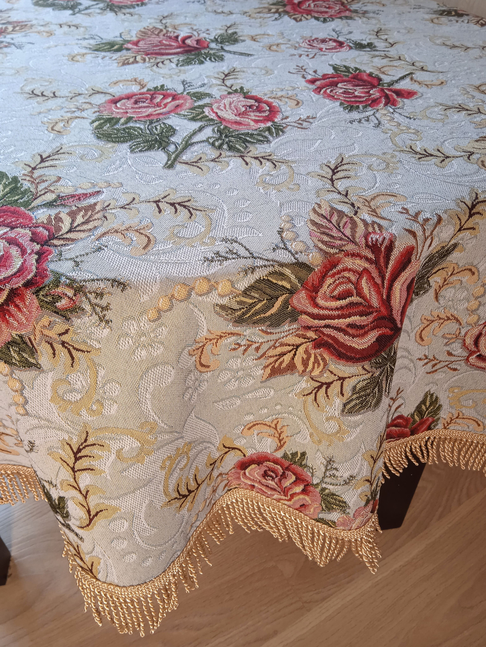 Гобеленовая скатерть Кармен D 200 см