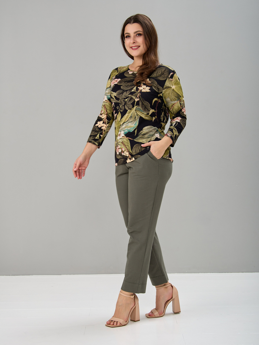 Лонгслив ЛНв-306/черный-листья