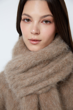 Шарф из альпака бежевый