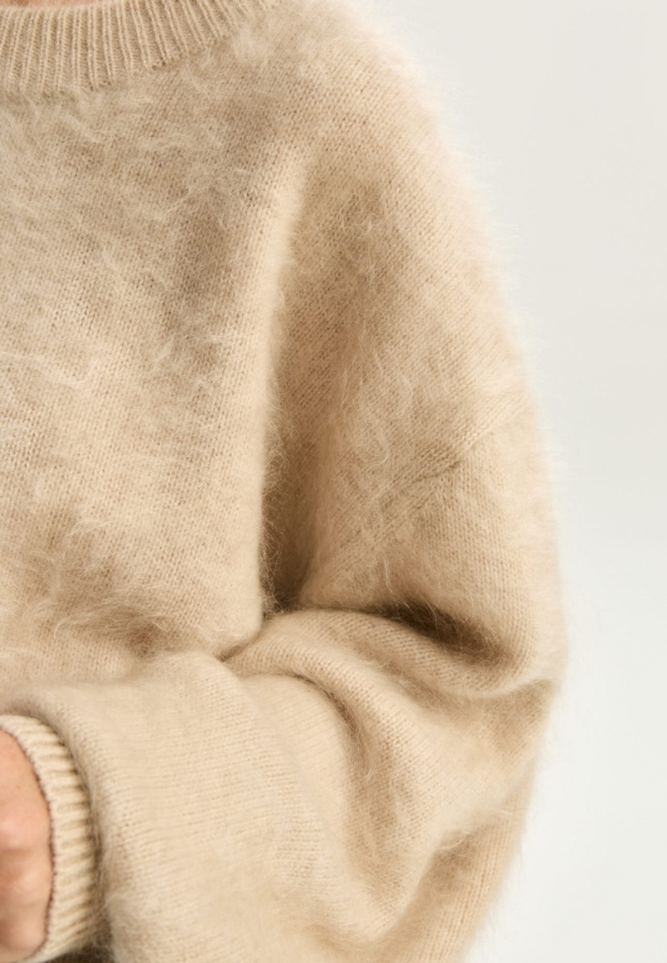 Свитер из пушистого кашемира