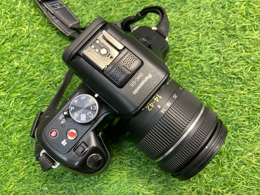 Panasonic Lumix G5 kit 14-42mm 750 кадров
