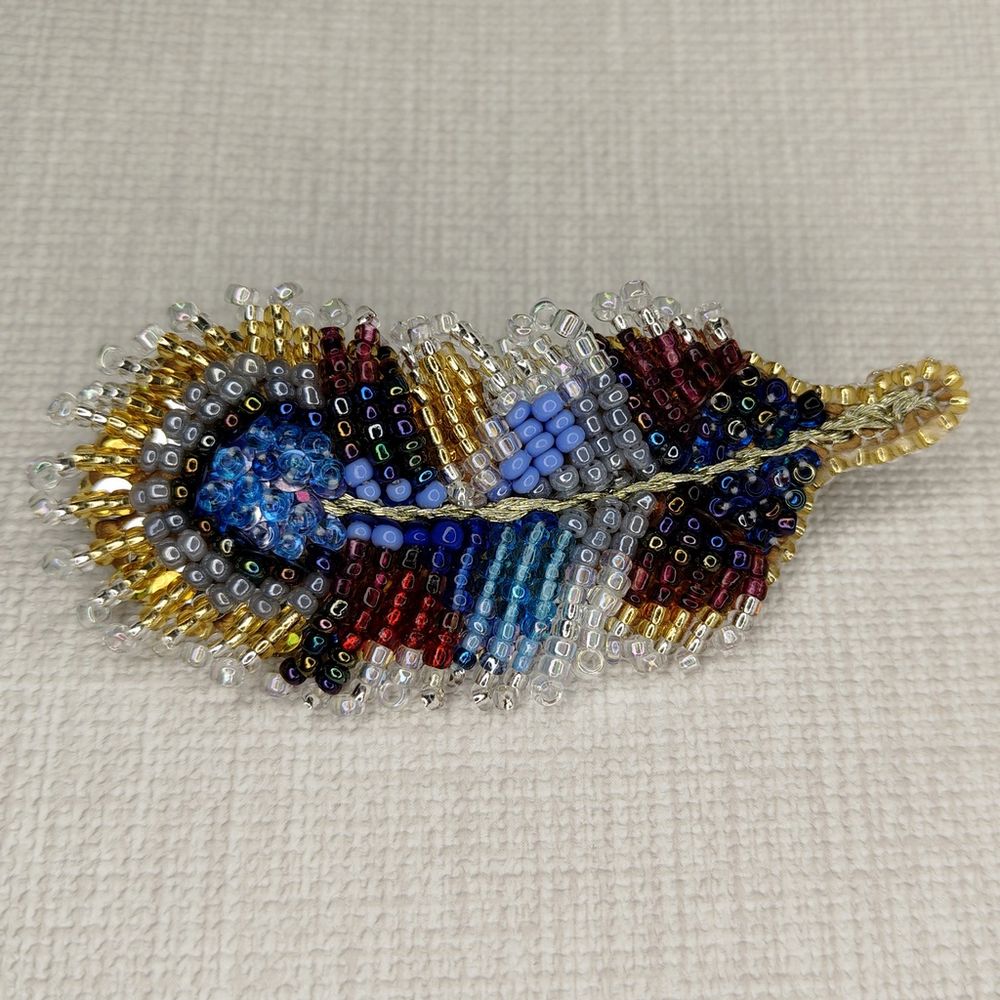 Авторская брошь Пёрышки