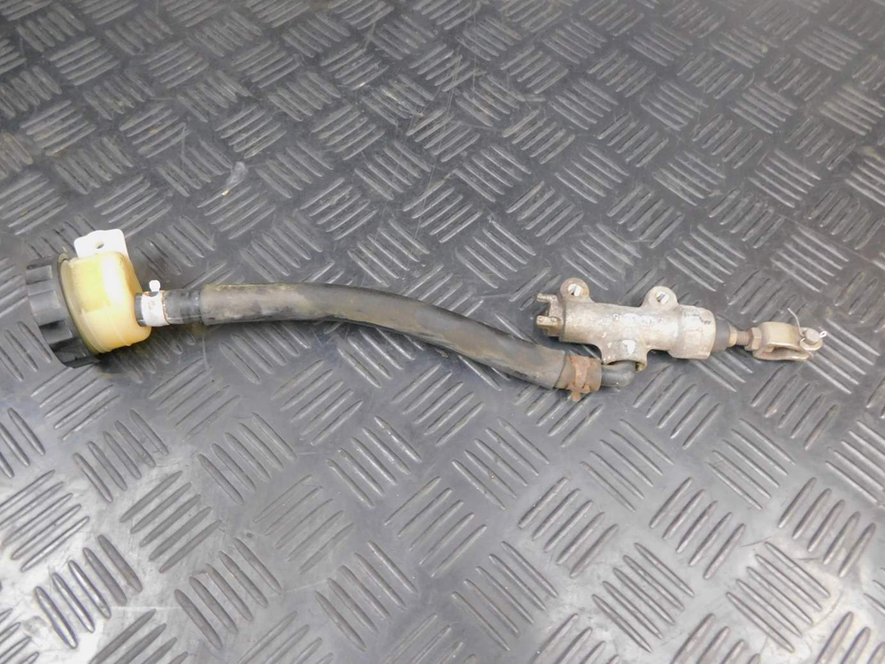 Цилиндр заднего тормоза Kawasaki ZZR 400 98 053090