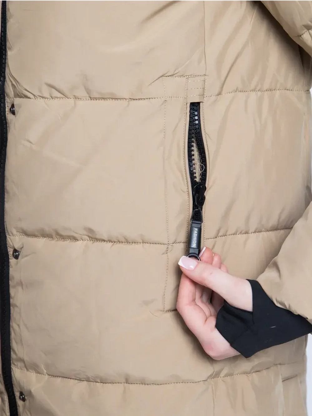 Куртка зимняя удлиненная с капюшоном