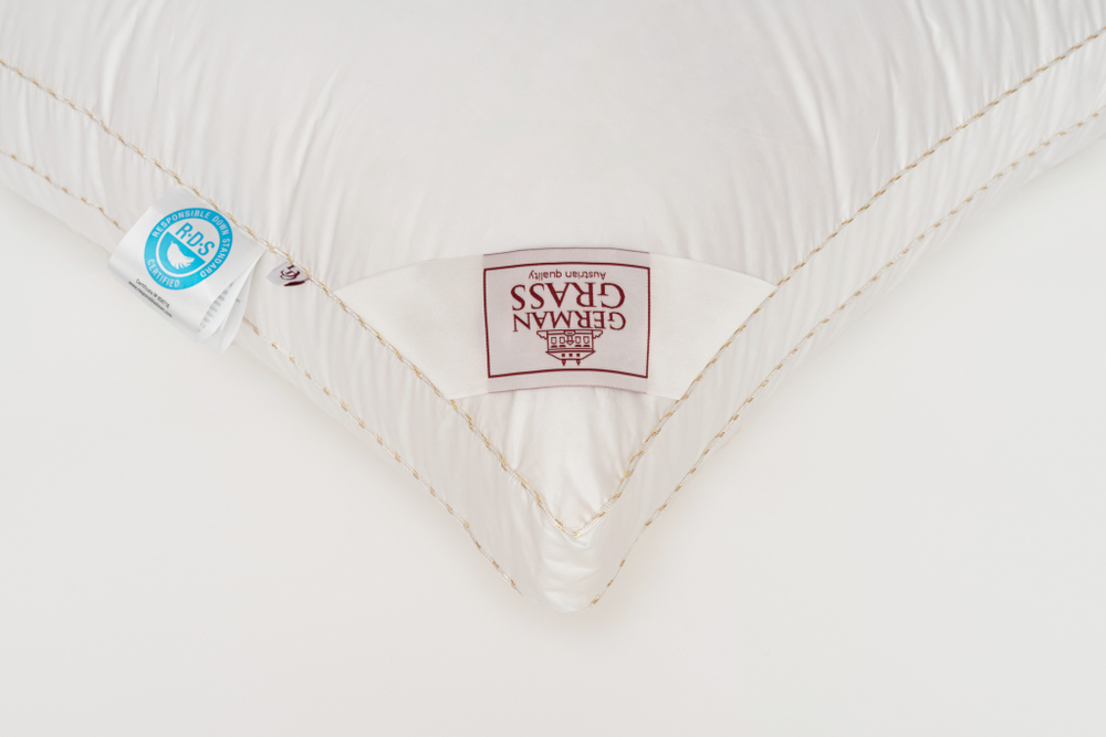 Подушка средняя с бортиком 68х68 German Grass King Down