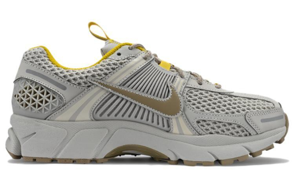 Кроссовки Nike Air Zoom Vomero 5 (Женская размерная сетка)
