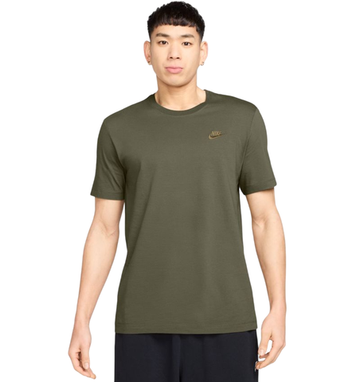Мужская теннисная футболка Nike Sportswear Club - medium olive/parachute beige