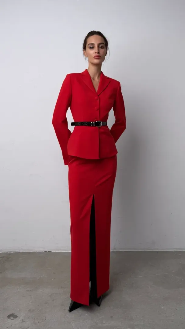 Жакет с воротником и баской