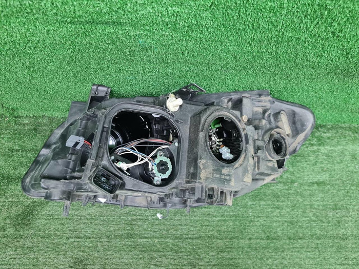 Фара правая BMW X1 E84 (2012-2015) ксенон