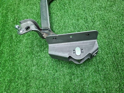 Петля крышки багажника правая Geely Preface 24-нв